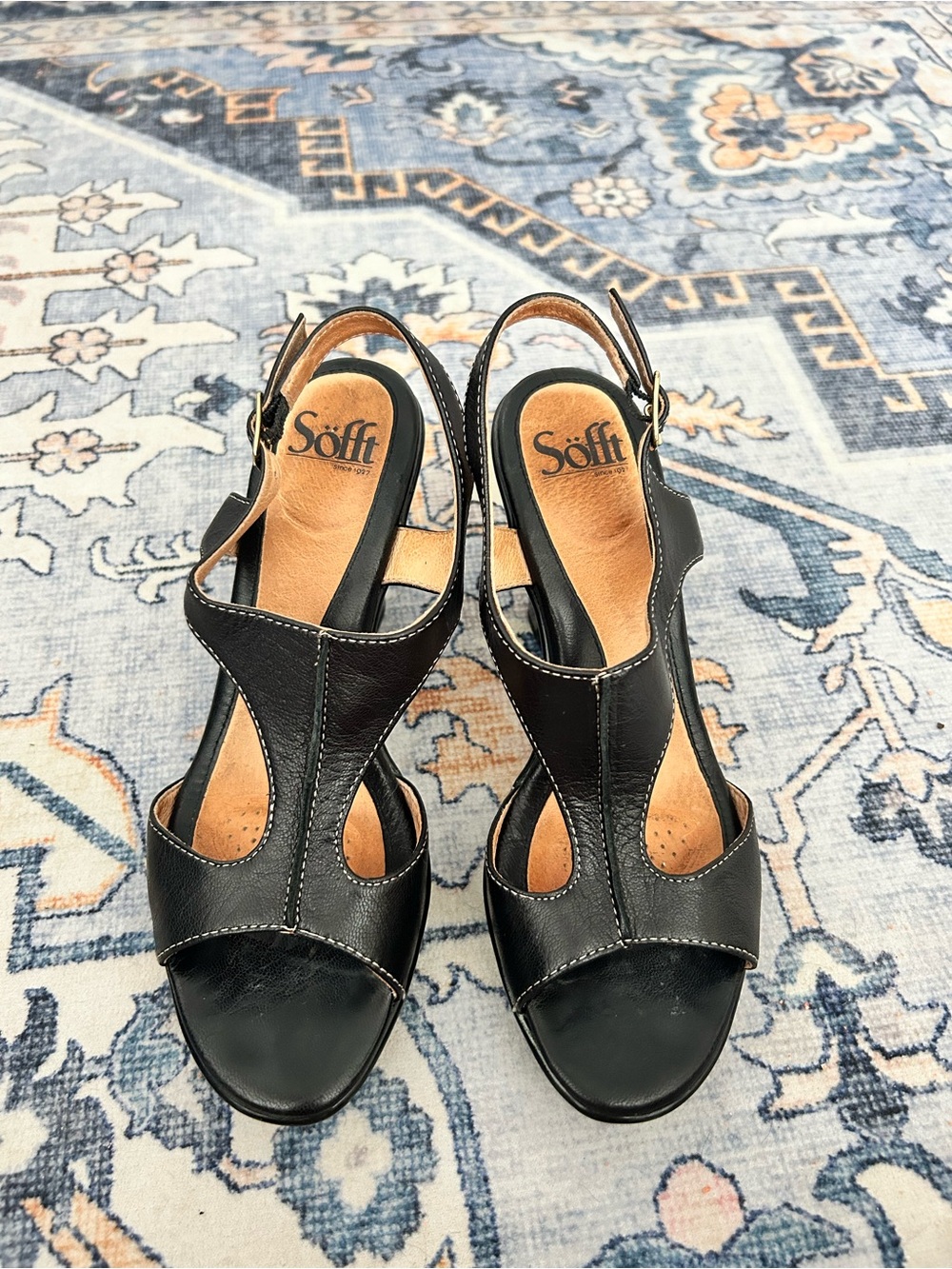 Söfft Vannie black leather slingback heels